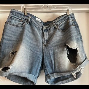 Gap, Inc. Sexy Boyfriend shorts size 30 (gently worn)